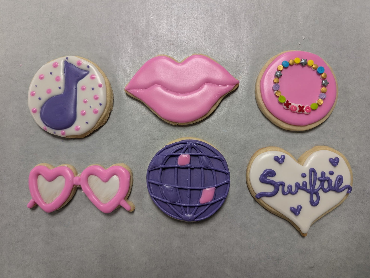 4/27/25 @ 10:00Am - SWIFTIE PARTY! Cookie Decorating & JUMBO Friendship Bracelets